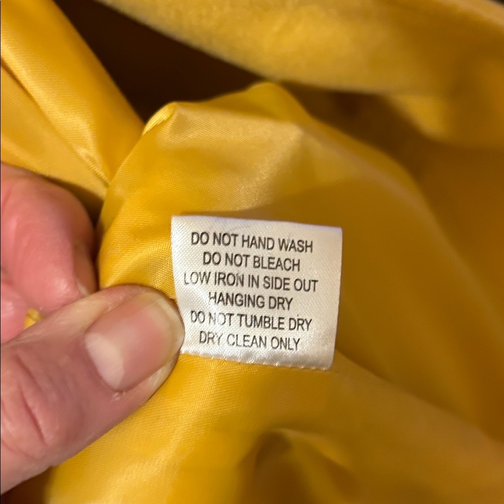 Pink Lady Stylish and Chic Gold wool Spring Coat! - Picture 5 of 5